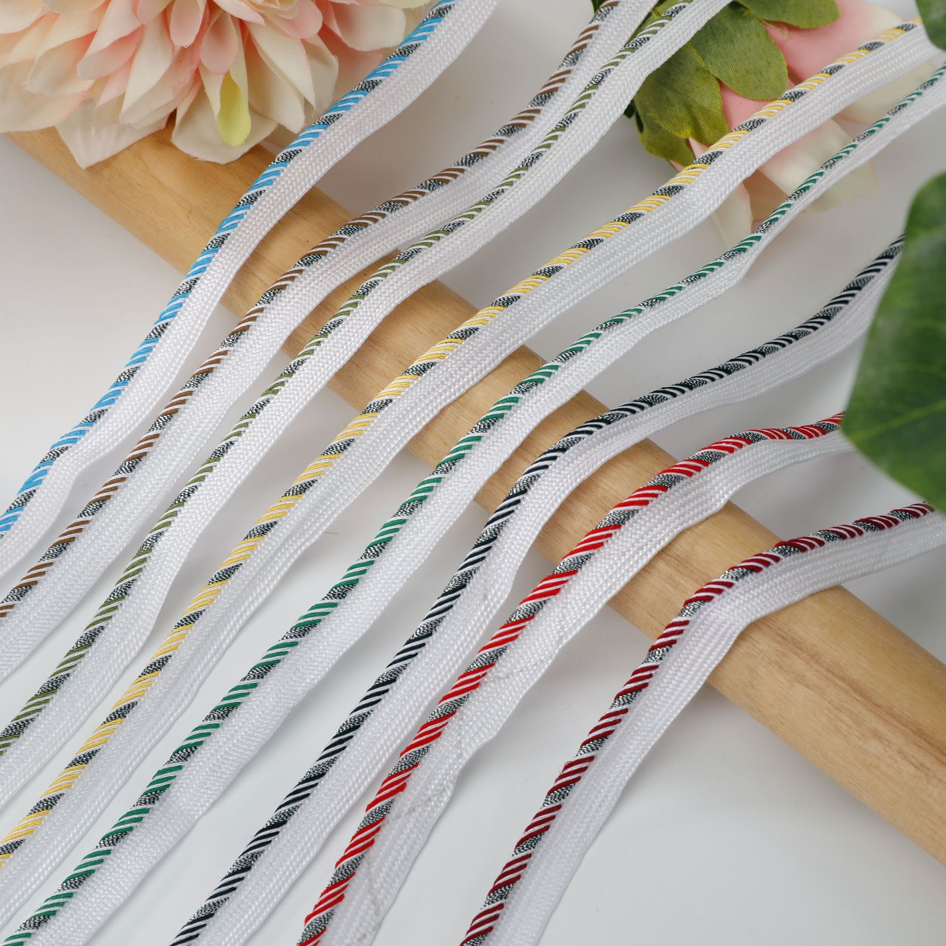 5m/16.4ft each pack White Base - огляд і ціна Sewing Thread In Textile